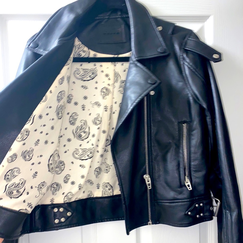 SUPER CUTE LEATHER JACKET - Picture 2 of 3